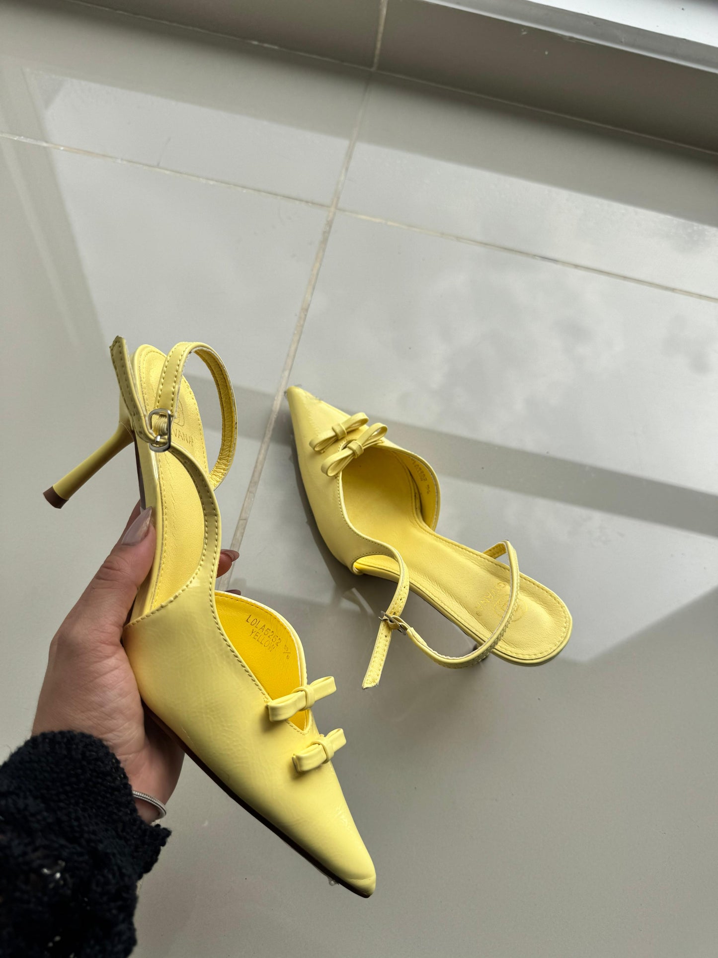 LOLA 5252 AMARILLO