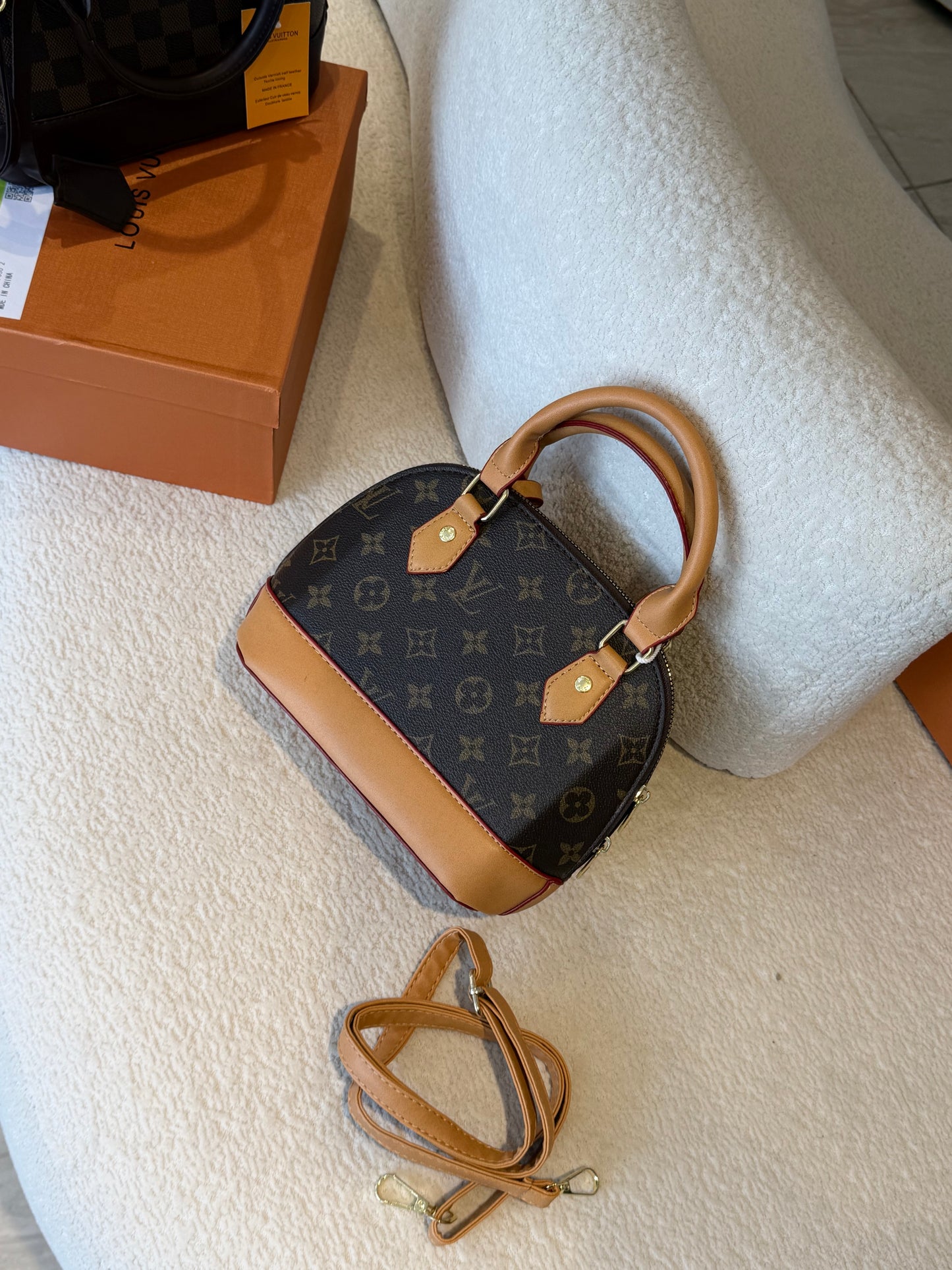 BOLSO BAÚLES LV