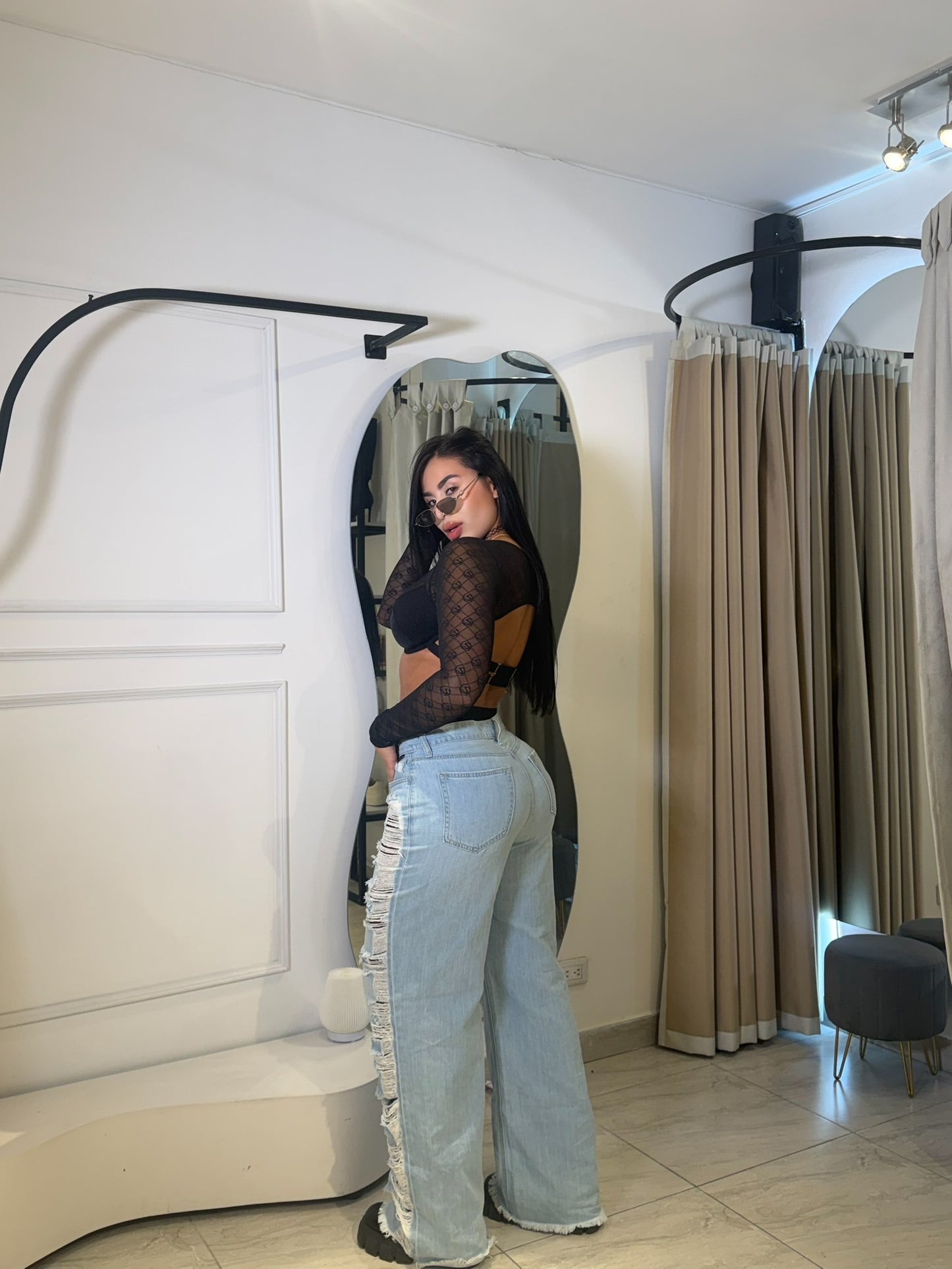 7303 JEAN CELLO