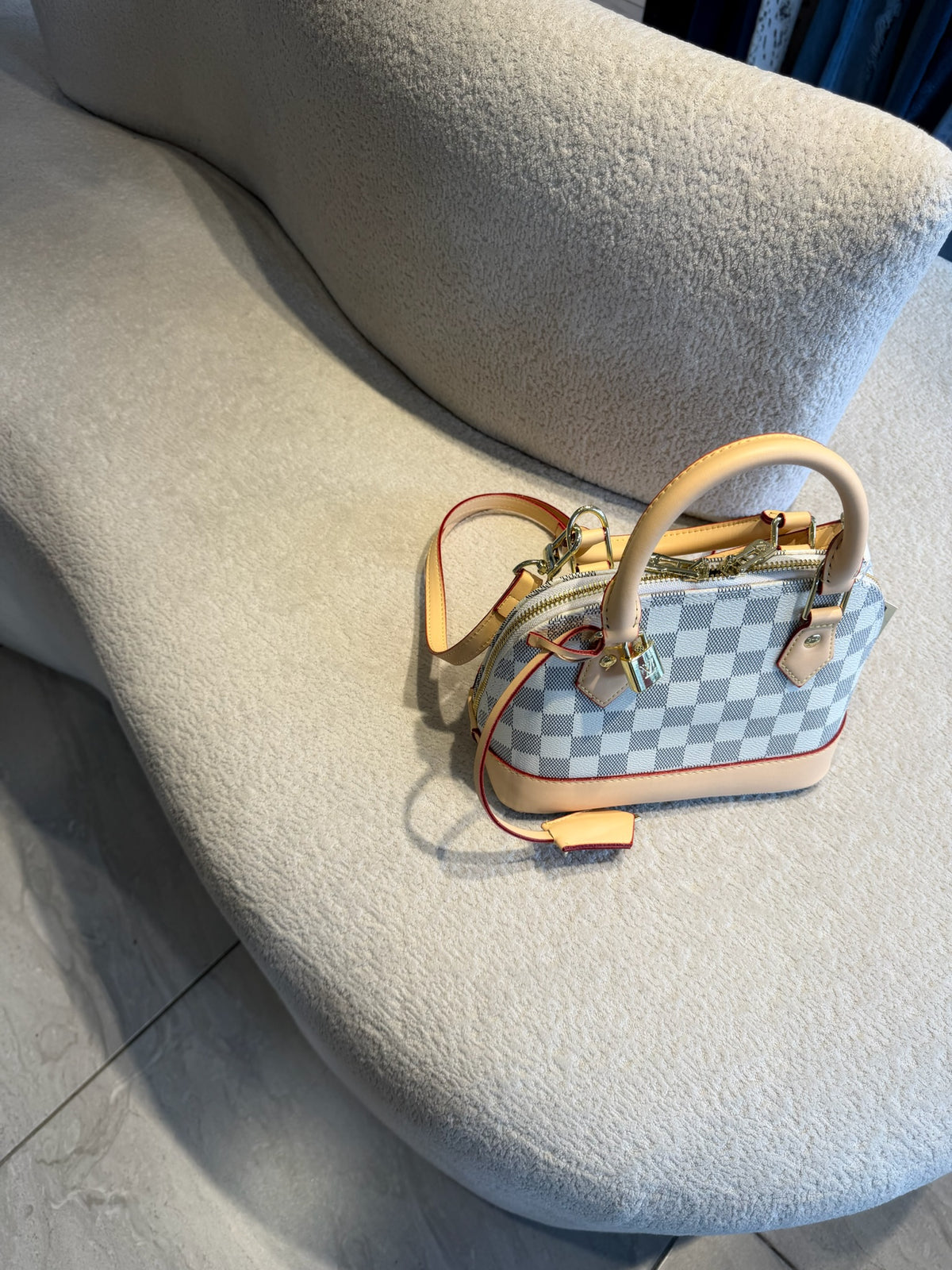 51131 BOLSO BAUL LV