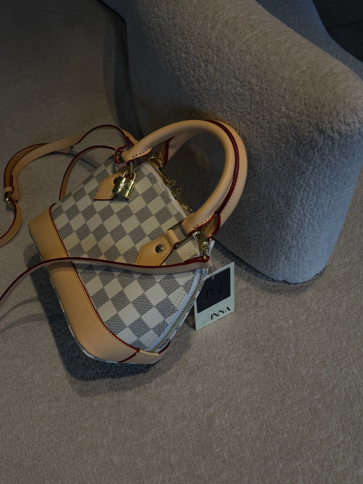 51131 BOLSO BAUL LV