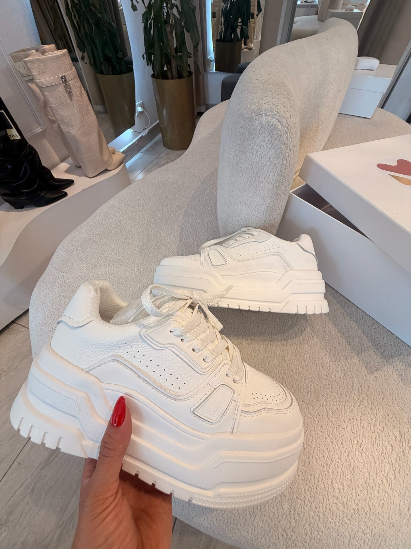 TENIS AIR BOLD