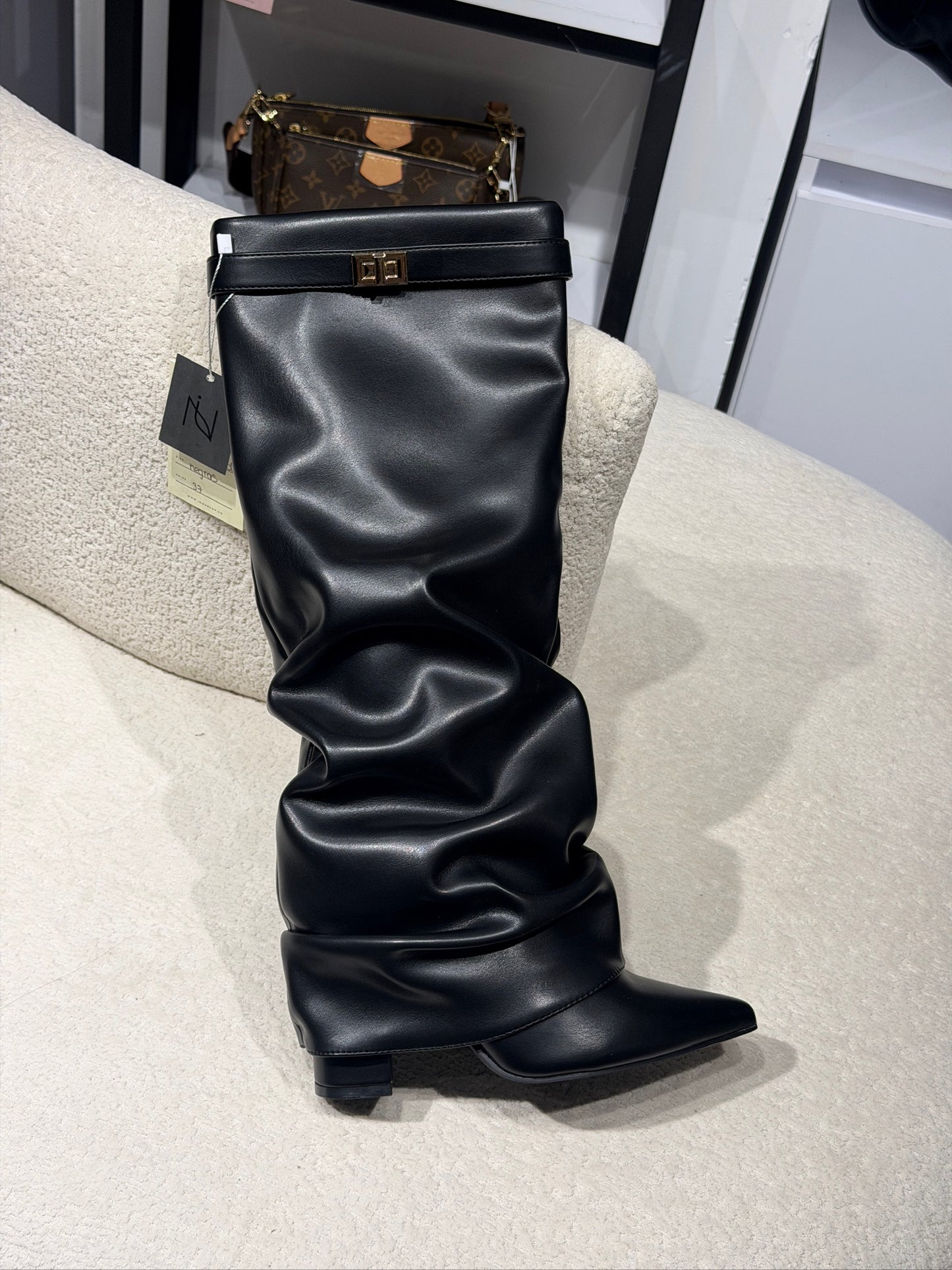 BOTAS BROCHE
