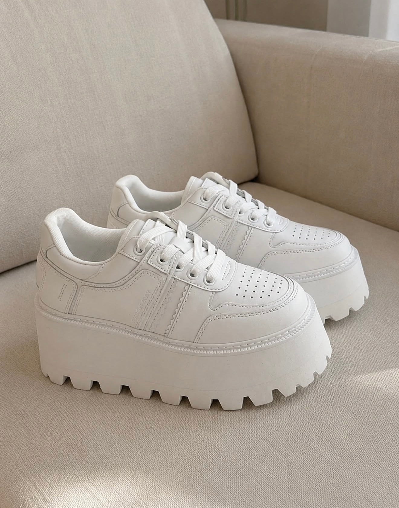 TENIS PLATAFORMA BLANCOS