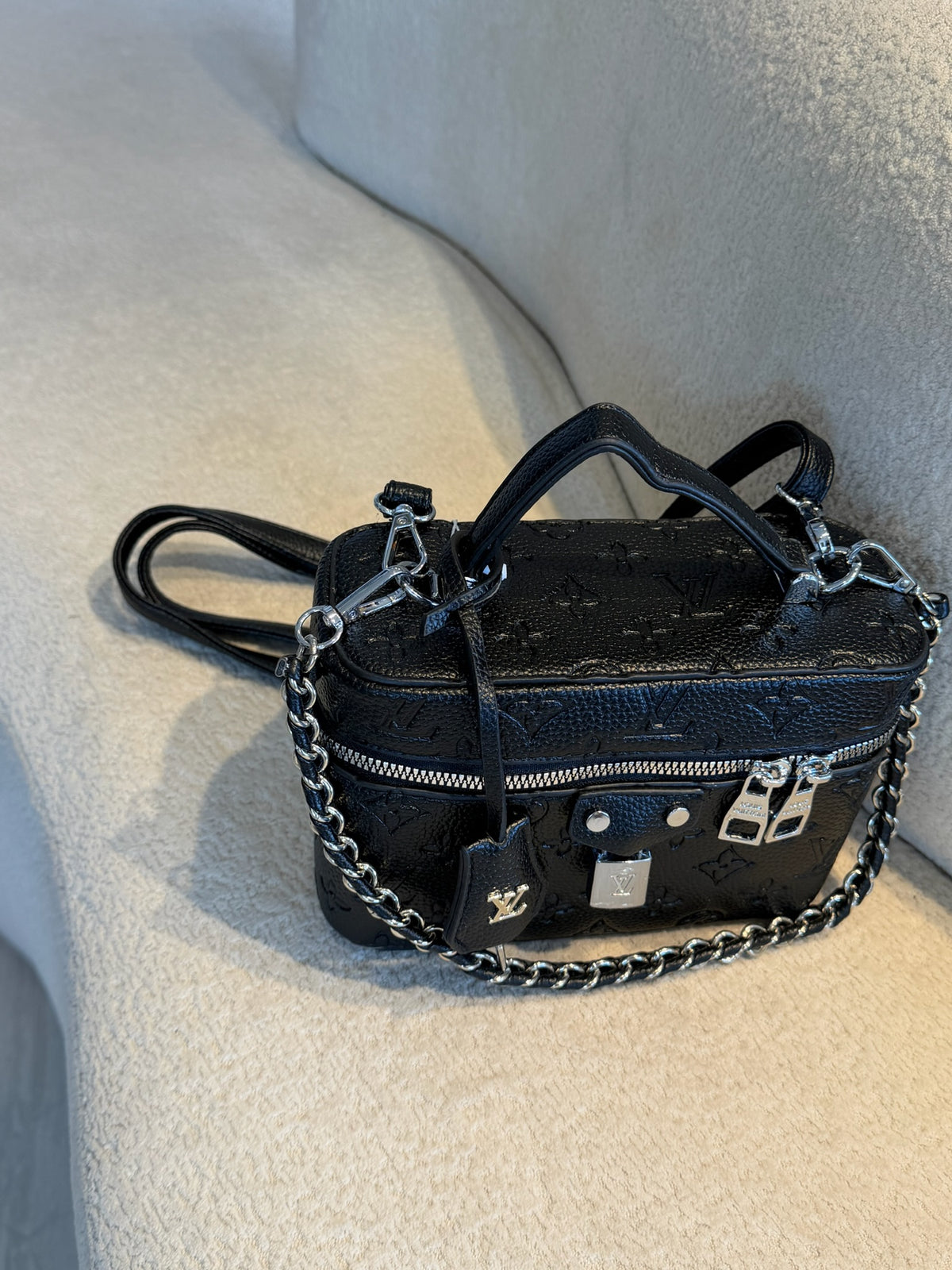 2947 COFRE LV