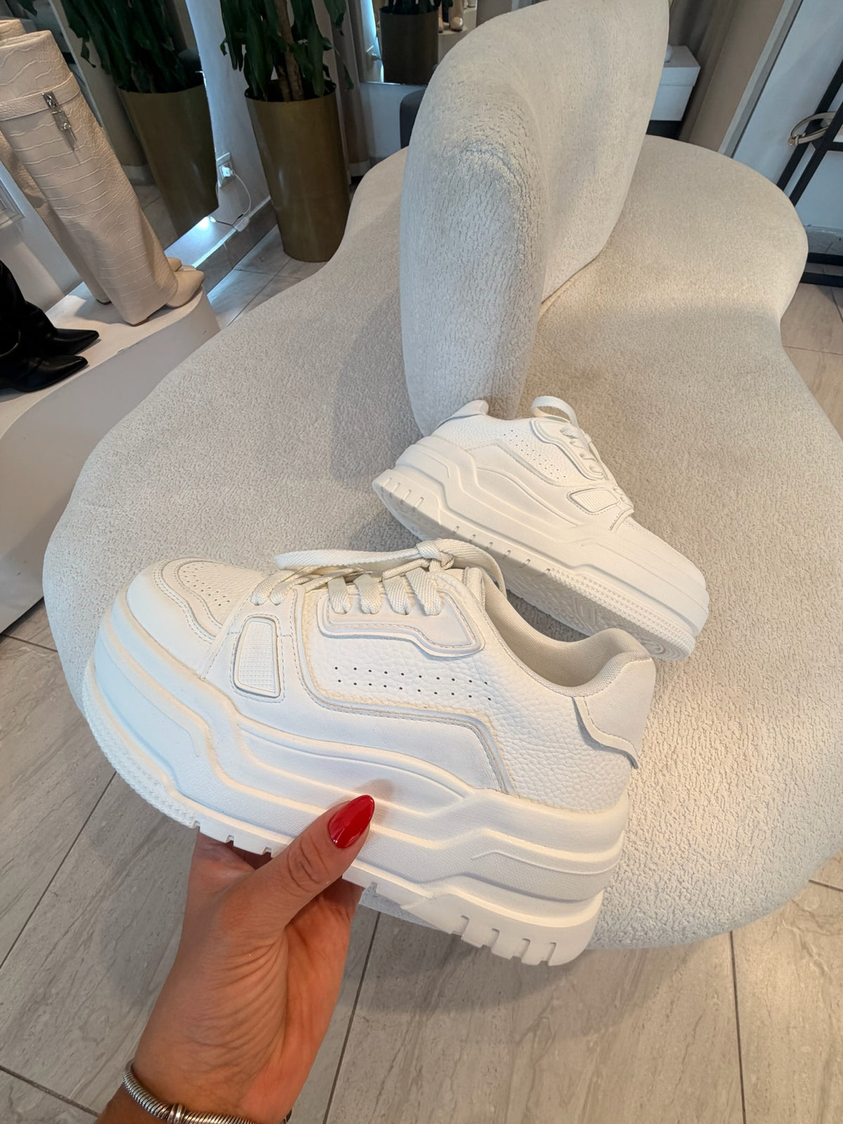 TENIS AIR BOLD