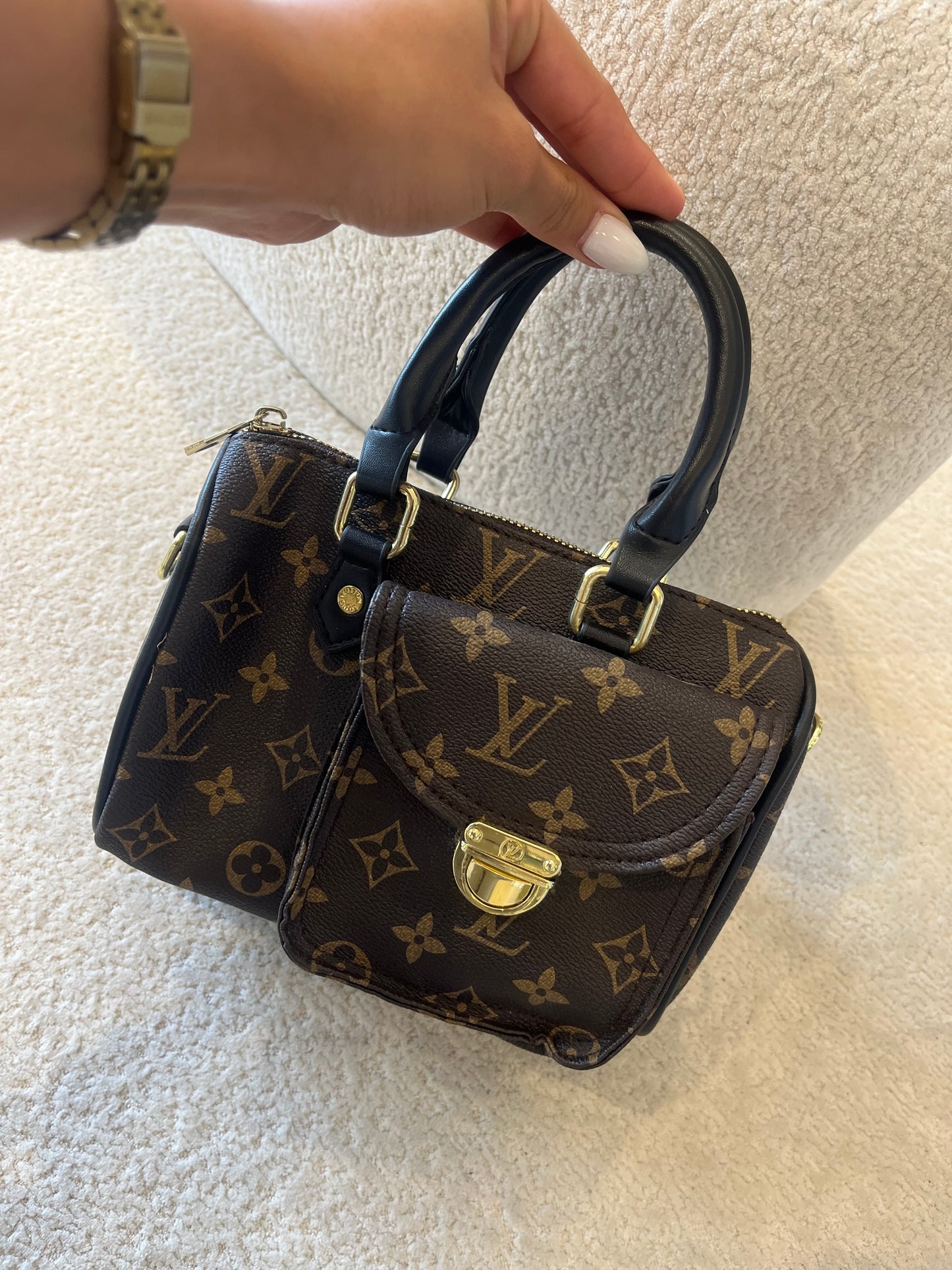 BOLSO LV CON BOLSILLO NEGRO