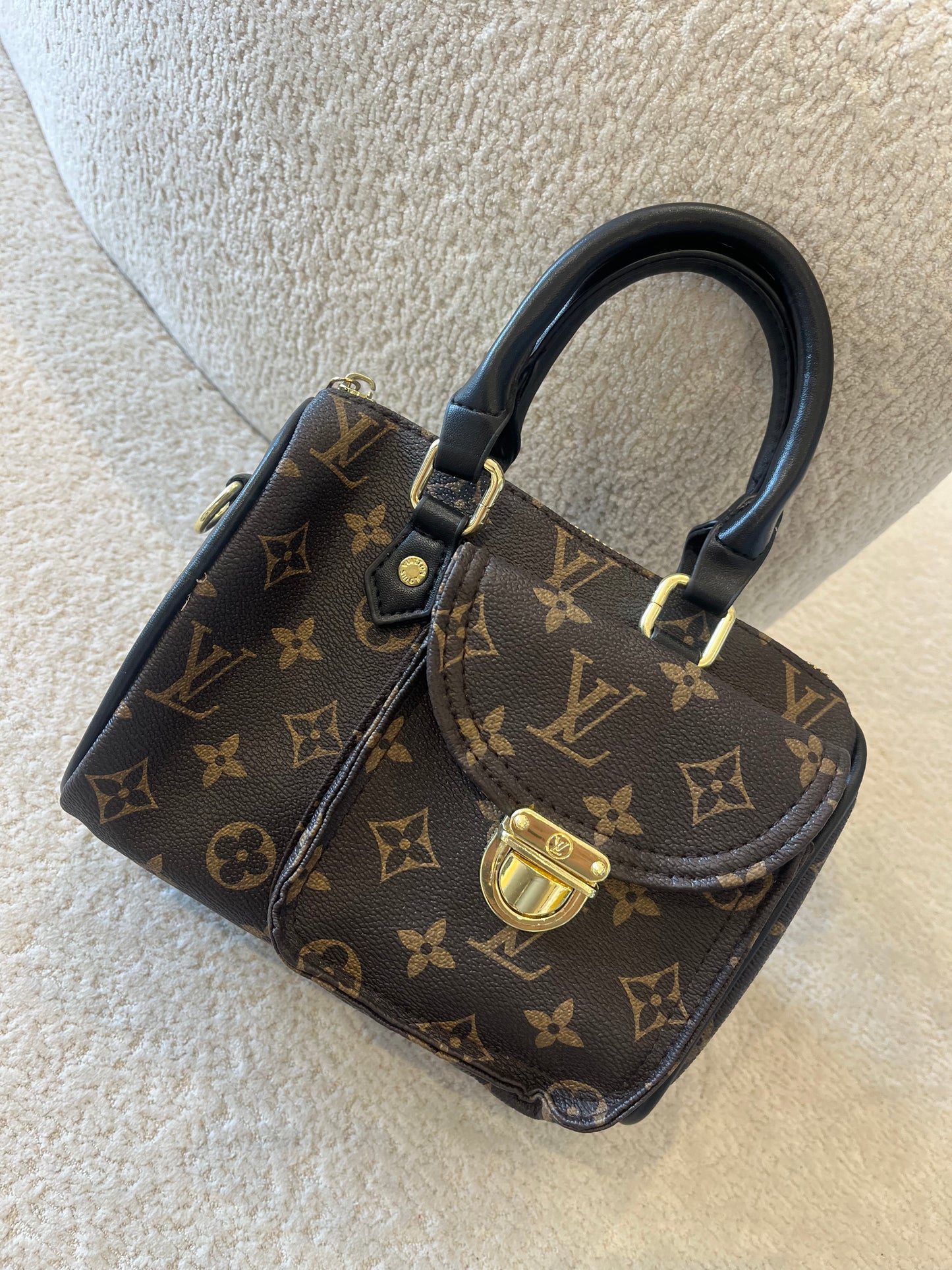 BOLSO LV CON BOLSILLO NEGRO