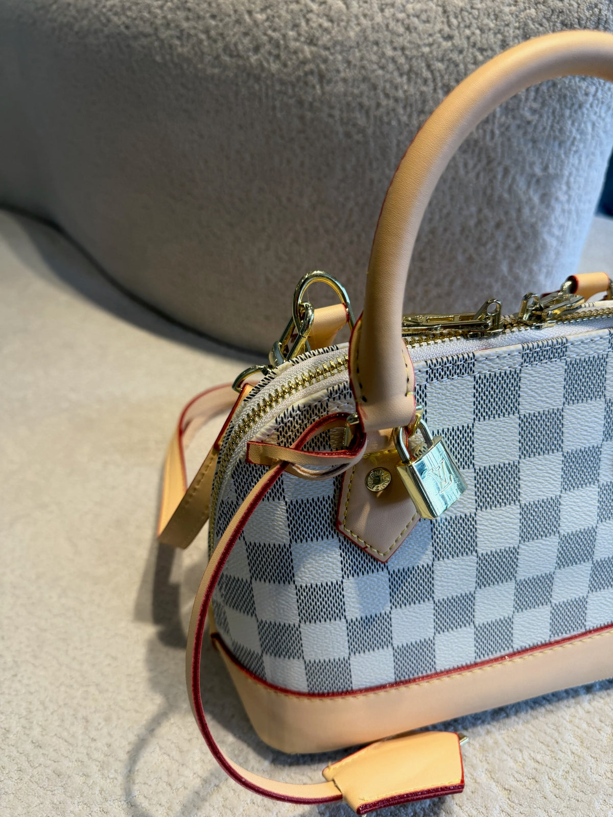 51131 BOLSO BAUL LV