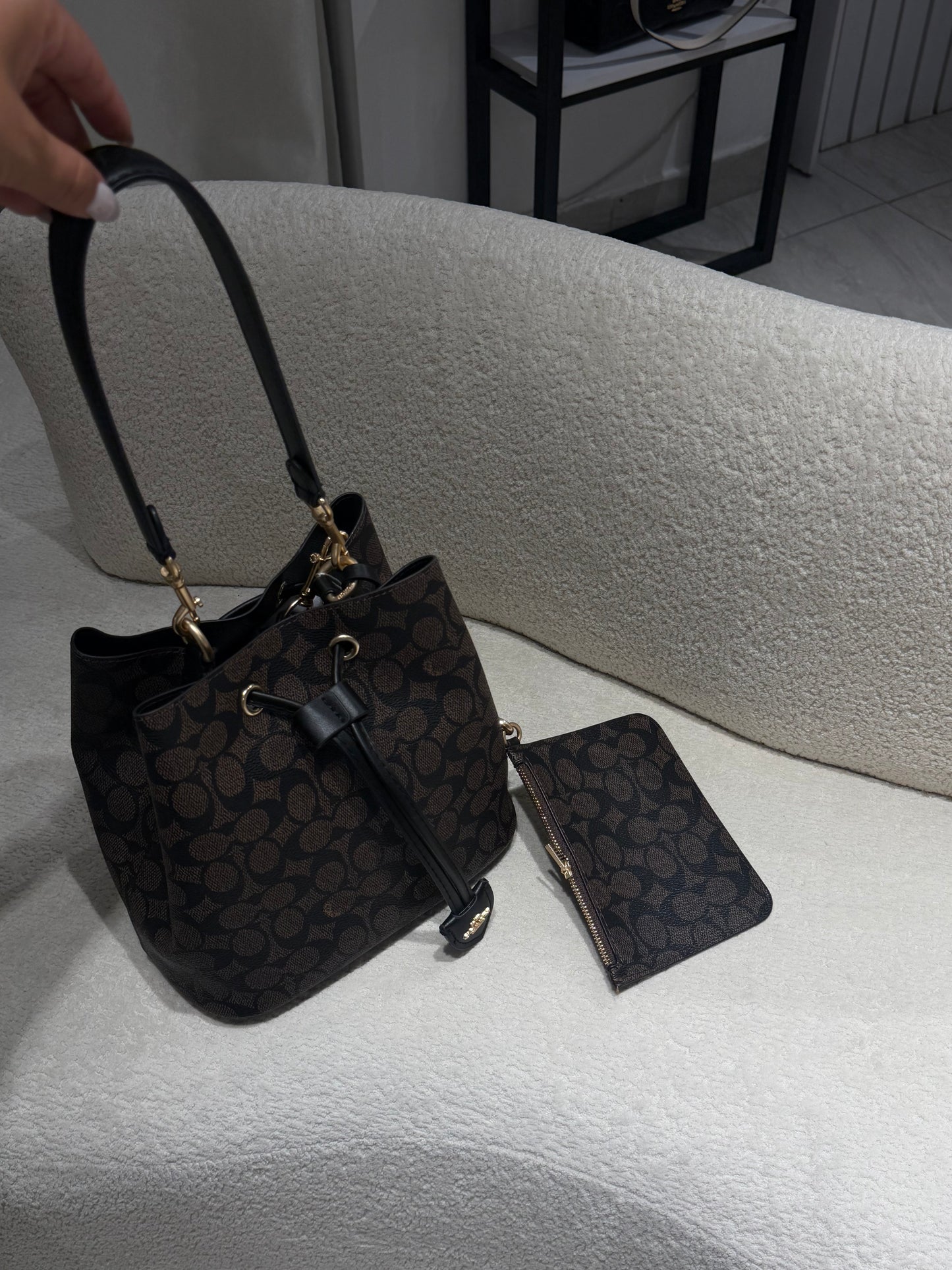TULA CAJA COACH