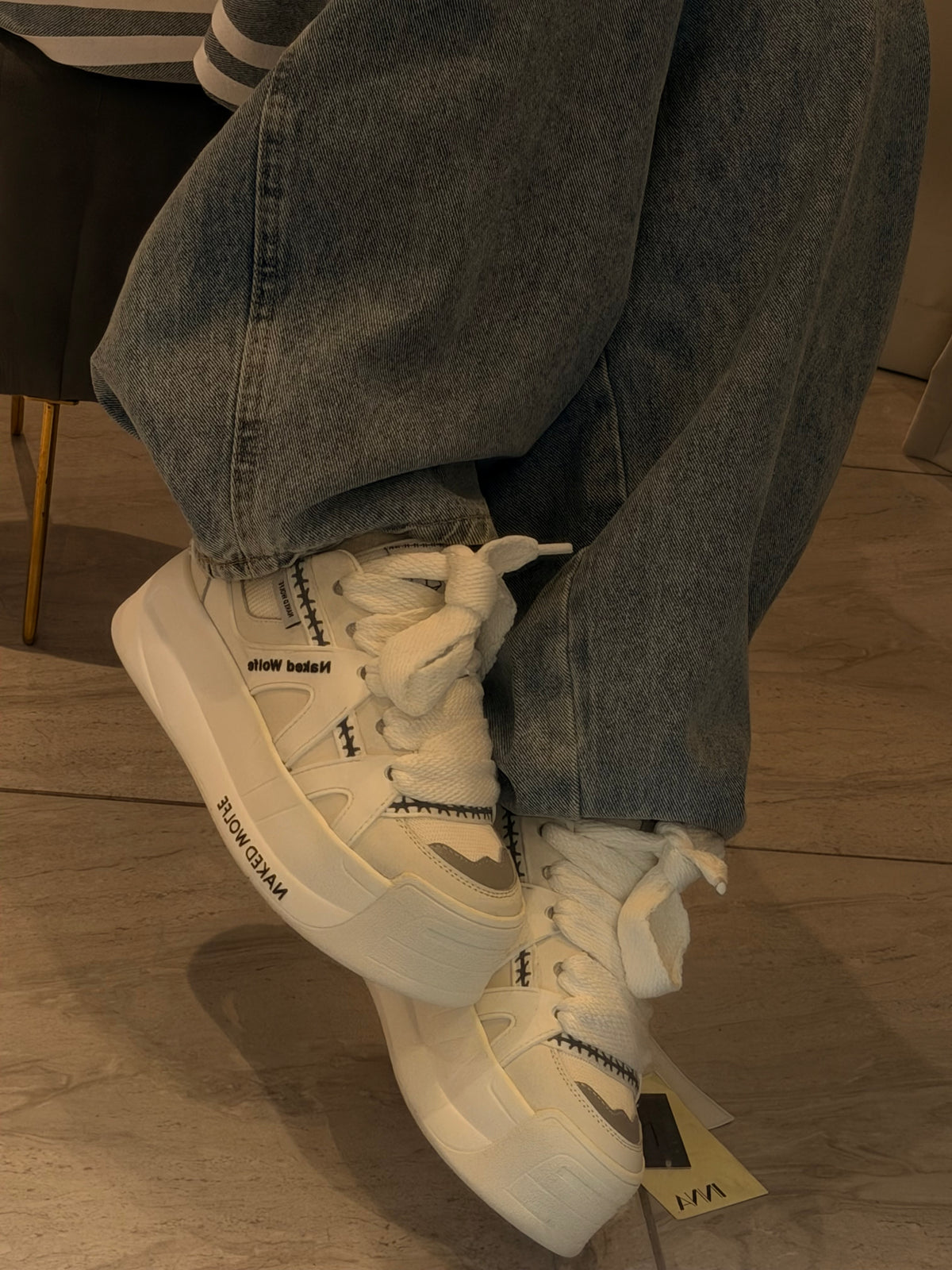 TENIS NIKED WOLFE